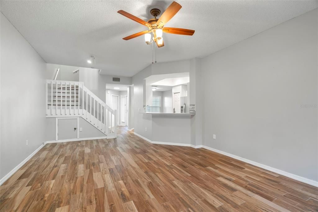 Recently Sold: $350,000 (3 beds, 2 baths, 1450 Square Feet)