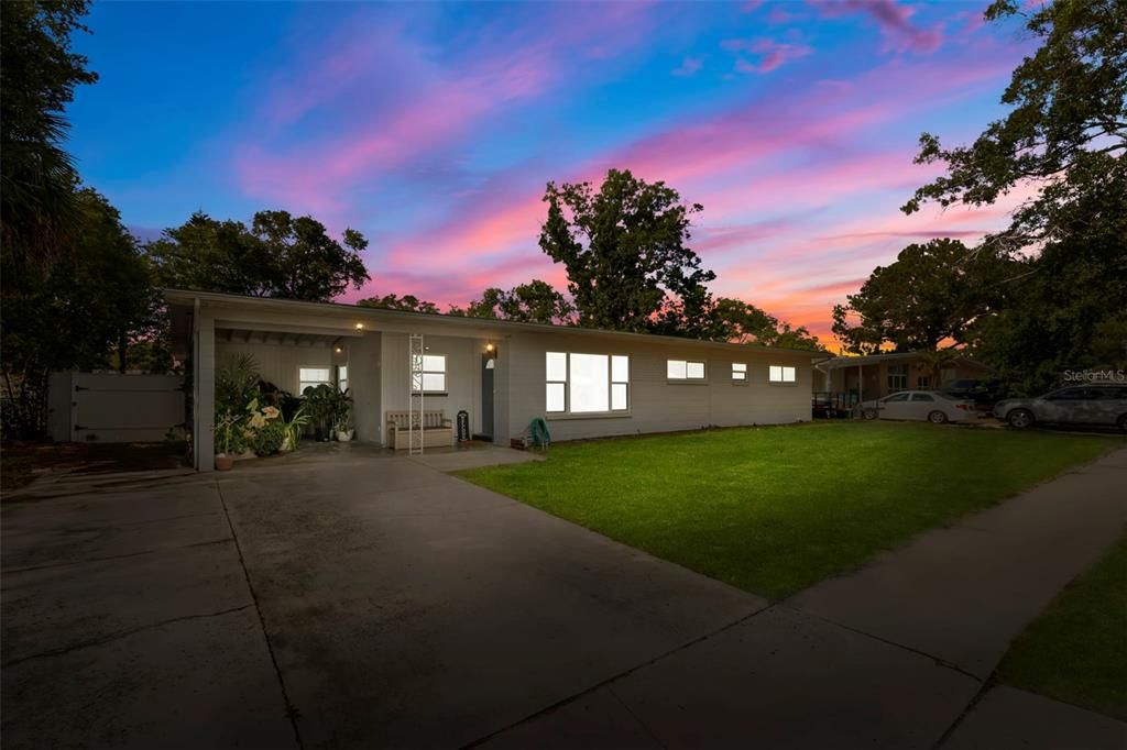 Active With Contract: $425,000 (4 beds, 3 baths, 1764 Square Feet)