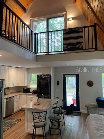 Recently Sold: $715,000 (1 beds, 1 baths, 952 Square Feet)