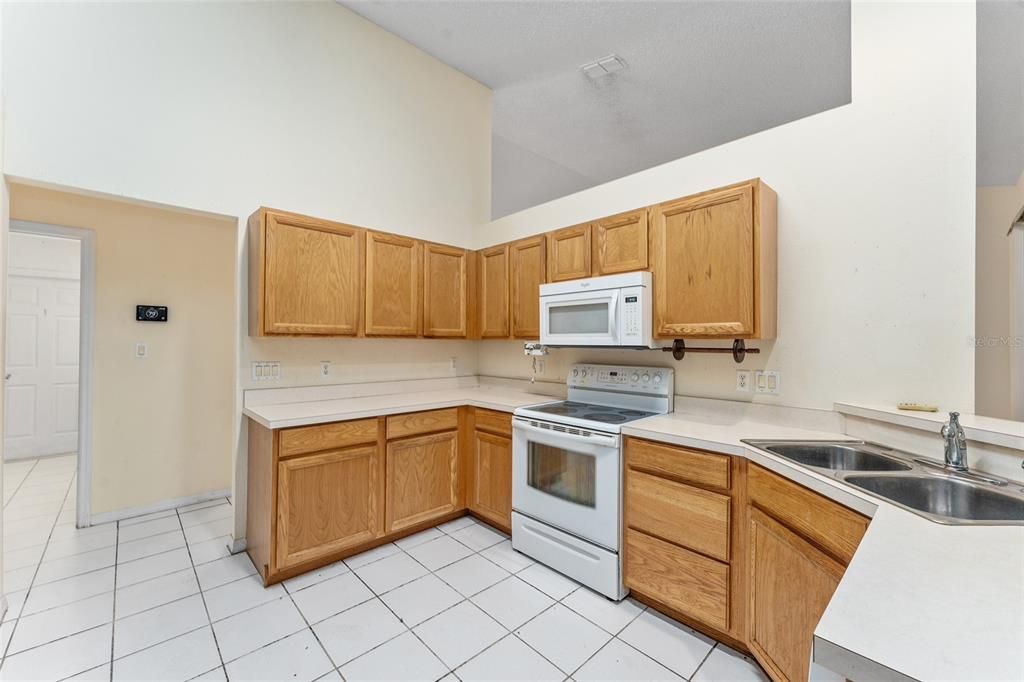 For Sale: $275,000 (3 beds, 2 baths, 1797 Square Feet)
