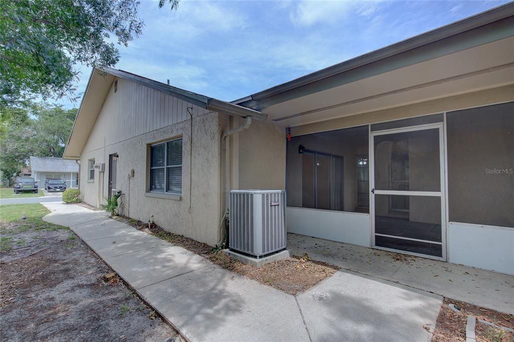 Active With Contract: $319,900 (3 beds, 2 baths, 1653 Square Feet)