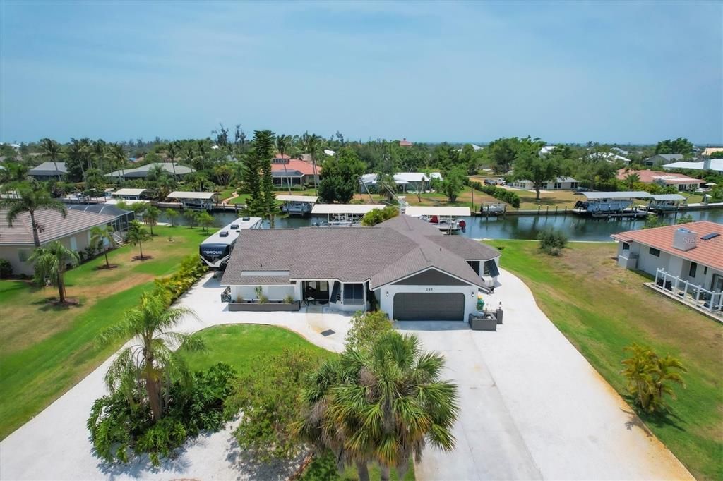 For Sale: $1,899,900 (3 beds, 2 baths, 2192 Square Feet)