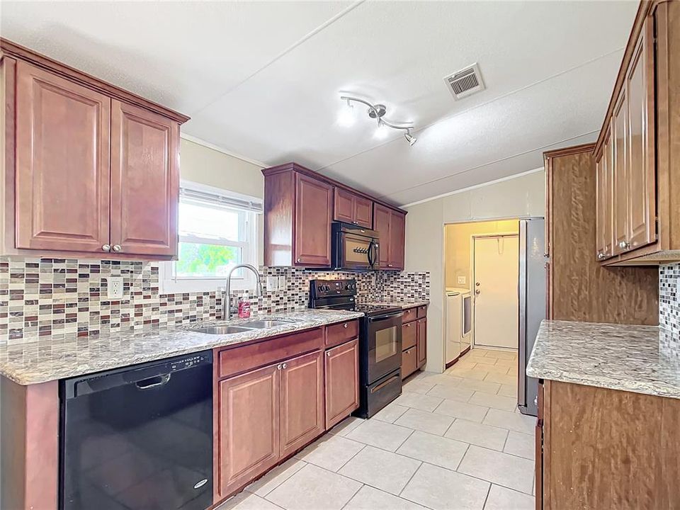 Active With Contract: $175,000 (3 beds, 2 baths, 1056 Square Feet)