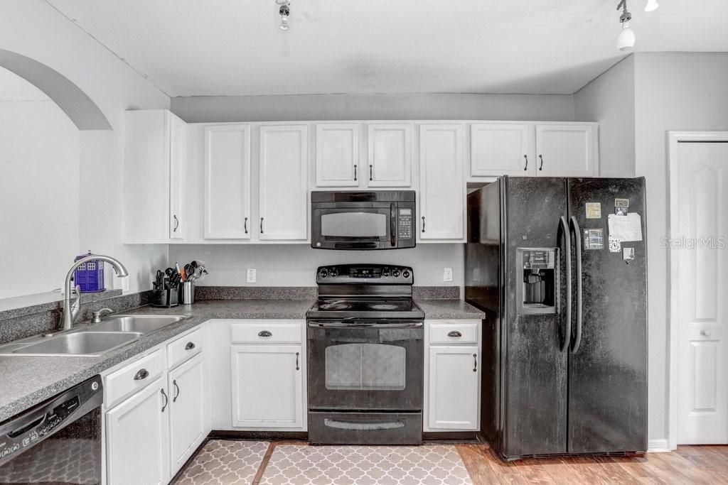 For Sale: $250,000 (2 beds, 2 baths, 1248 Square Feet)