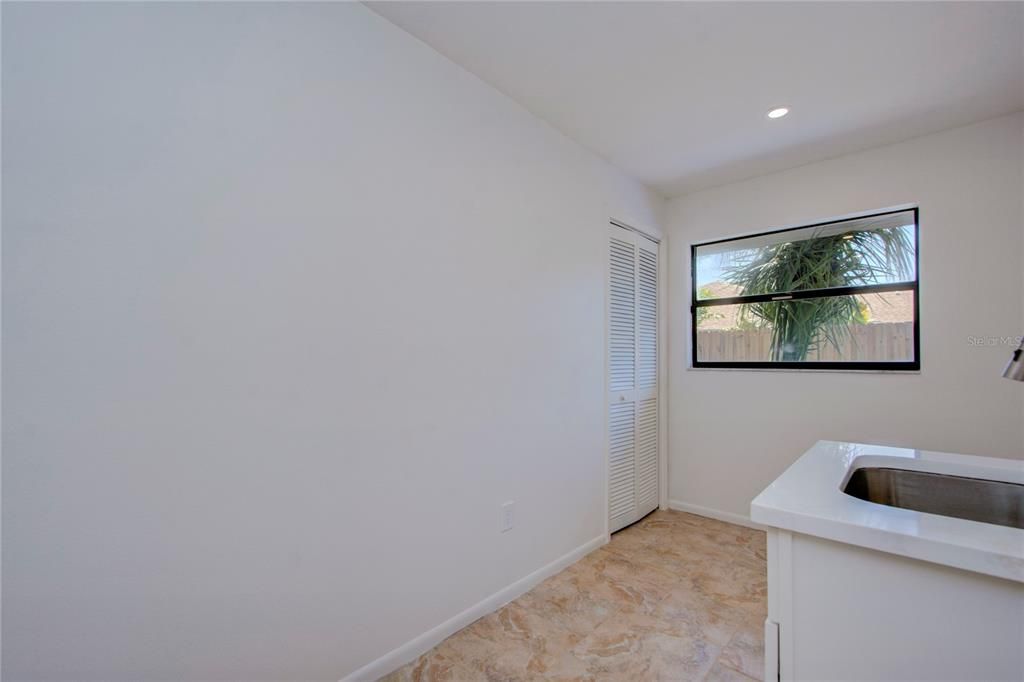 OVERSIZED interior laundry room