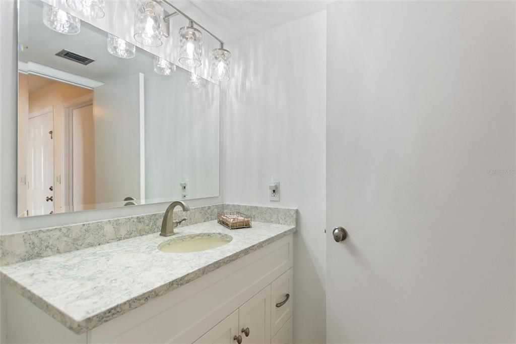 For Sale: $368,500 (2 beds, 2 baths, 1338 Square Feet)