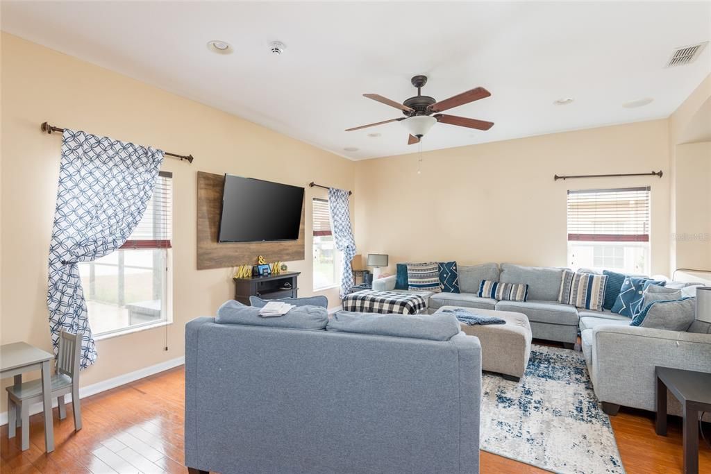 Active With Contract: $335,000 (4 beds, 3 baths, 2015 Square Feet)