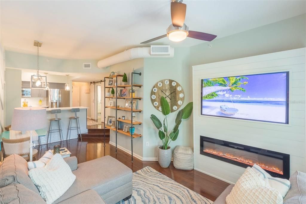Recently Sold: $450,000 (2 beds, 2 baths, 1231 Square Feet)