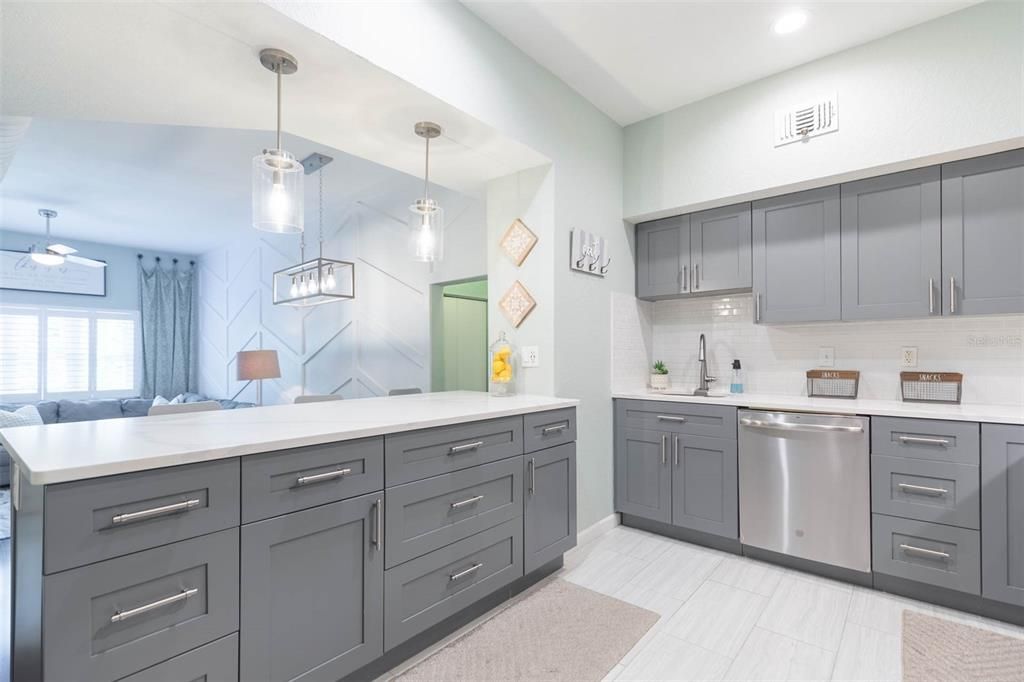 Recently Sold: $450,000 (2 beds, 2 baths, 1231 Square Feet)