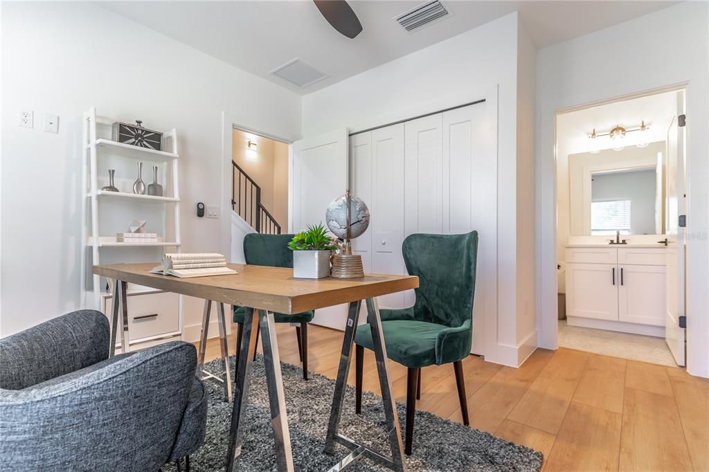 Active With Contract: $569,000 (3 beds, 3 baths, 1969 Square Feet)