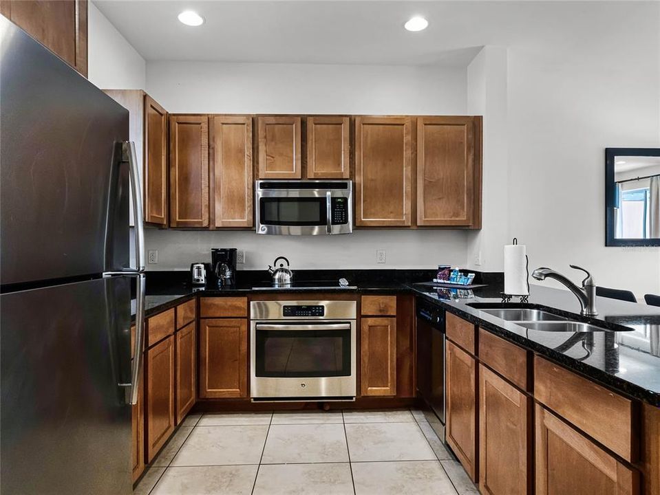 For Sale: $335,000 (2 beds, 2 baths, 1350 Square Feet)