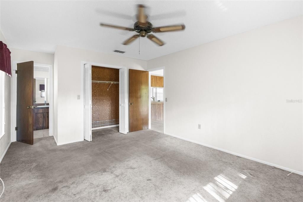 Active With Contract: $245,000 (3 beds, 2 baths, 1492 Square Feet)