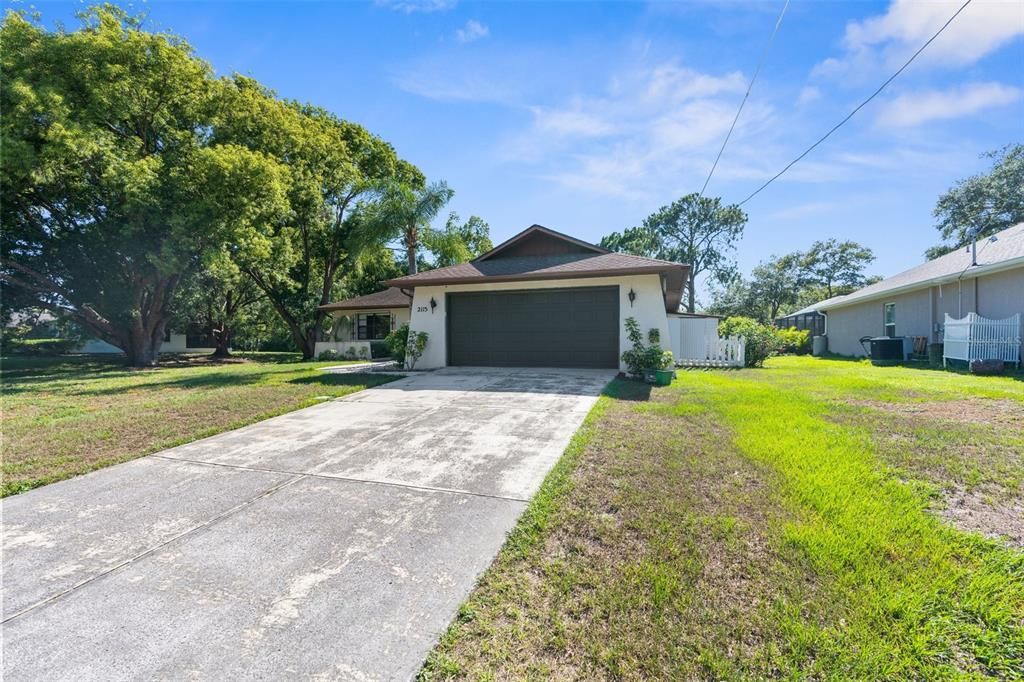 Active With Contract: $245,000 (3 beds, 2 baths, 1492 Square Feet)