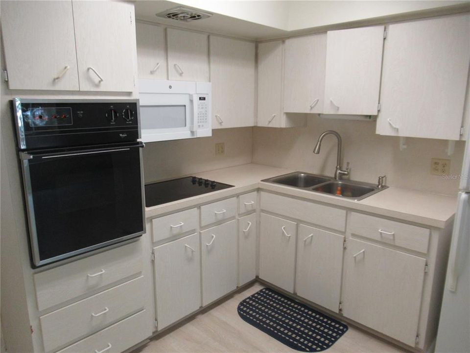 For Rent: $1,500 (2 beds, 2 baths, 1070 Square Feet)