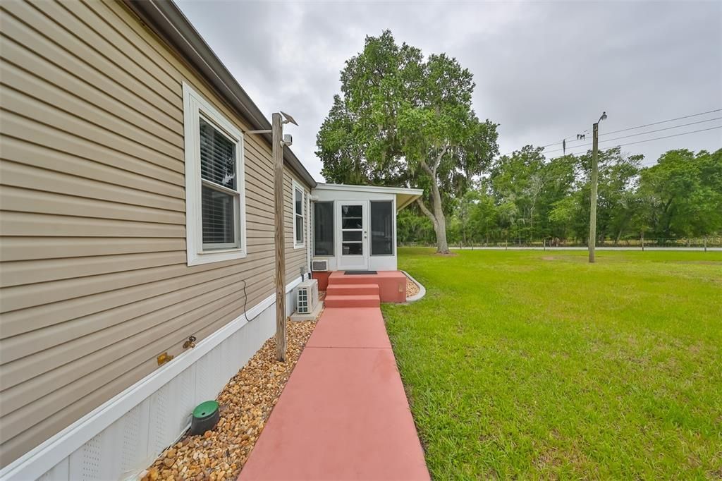 For Sale: $450,000 (3 beds, 2 baths, 1568 Square Feet)