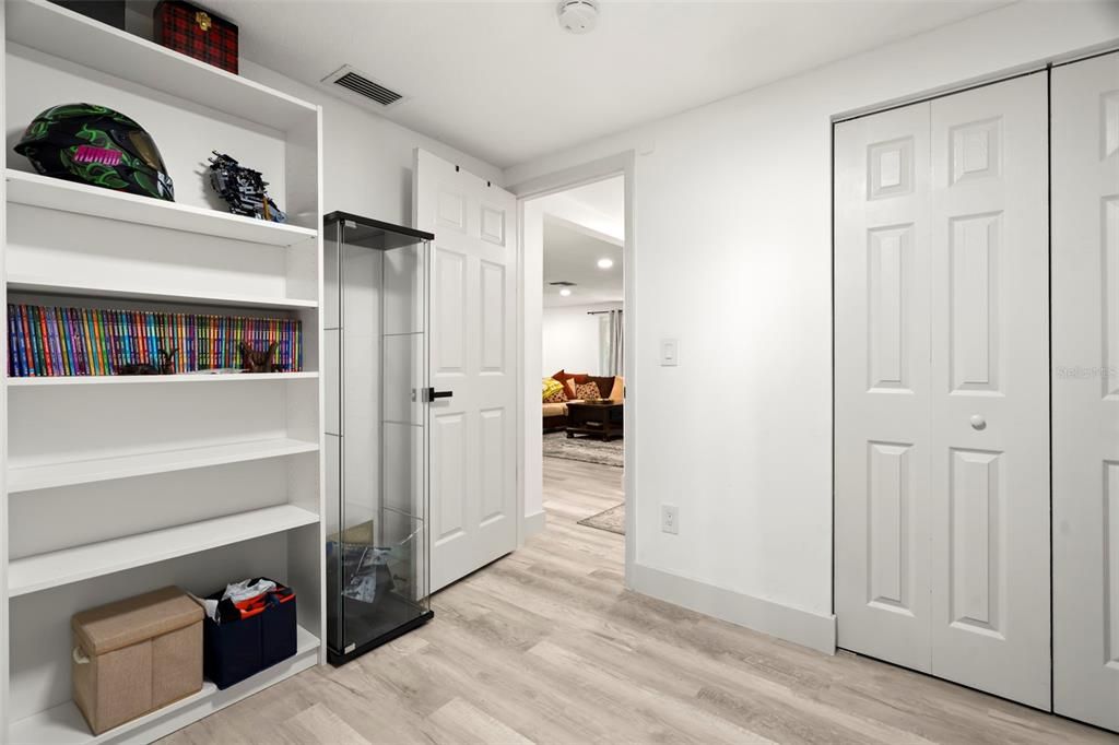 Active With Contract: $398,000 (3 beds, 2 baths, 1211 Square Feet)