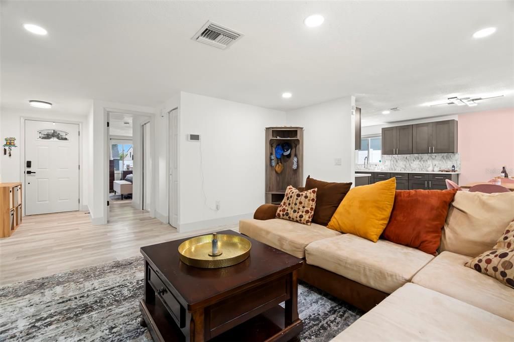 Active With Contract: $398,000 (3 beds, 2 baths, 1211 Square Feet)