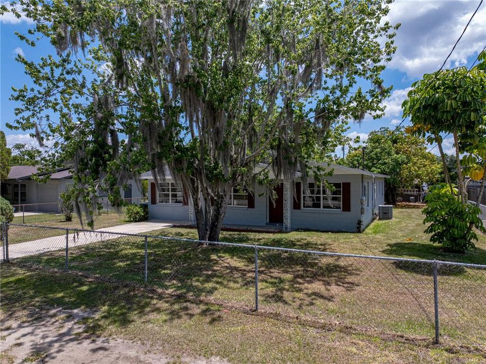 For Sale: $250,000 (3 beds, 2 baths, 1611 Square Feet)