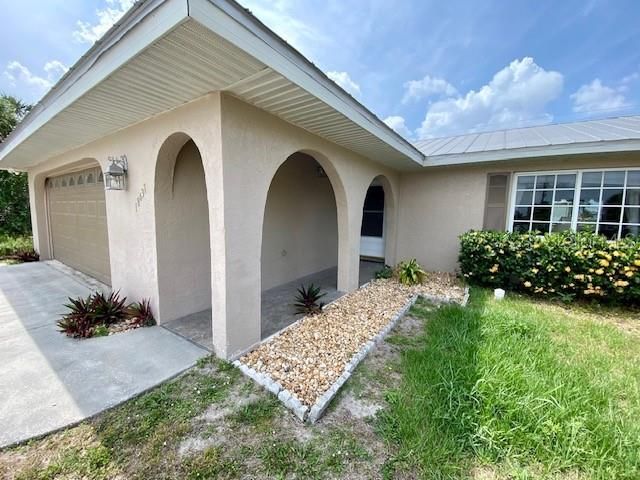 For Sale: $329,900 (3 beds, 2 baths, 1541 Square Feet)