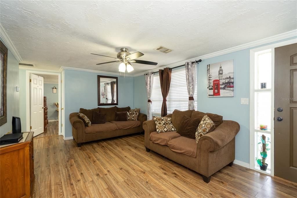 For Sale: $250,000 (3 beds, 1 baths, 1310 Square Feet)