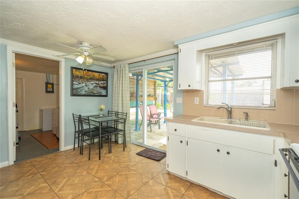 For Sale: $250,000 (3 beds, 1 baths, 1310 Square Feet)