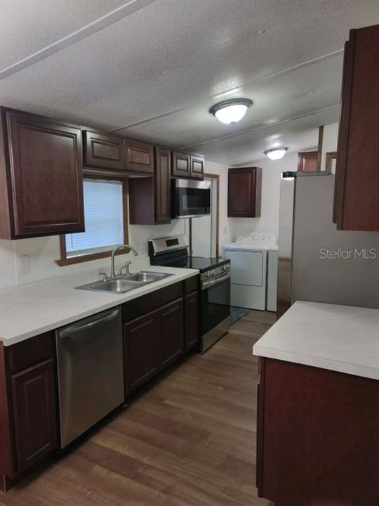 For Sale: $159,000 (3 beds, 2 baths, 960 Square Feet)
