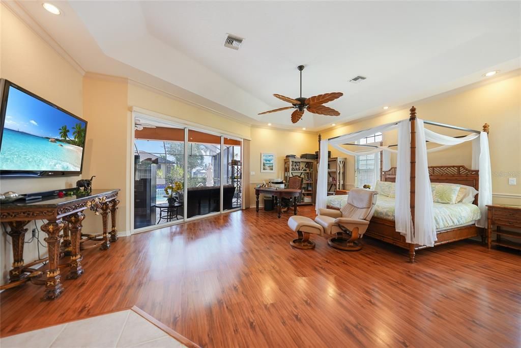 Active With Contract: $799,000 (3 beds, 2 baths, 2717 Square Feet)