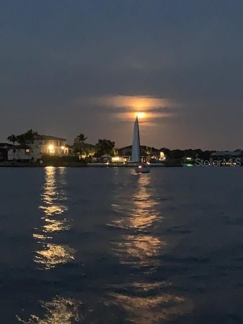 Full moon sails occur as often as the full moon shows up