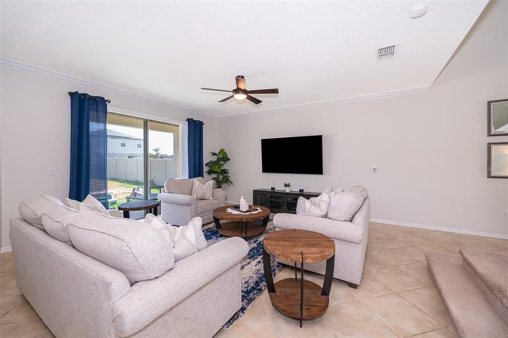 Active With Contract: $470,000 (3 beds, 2 baths, 2463 Square Feet)