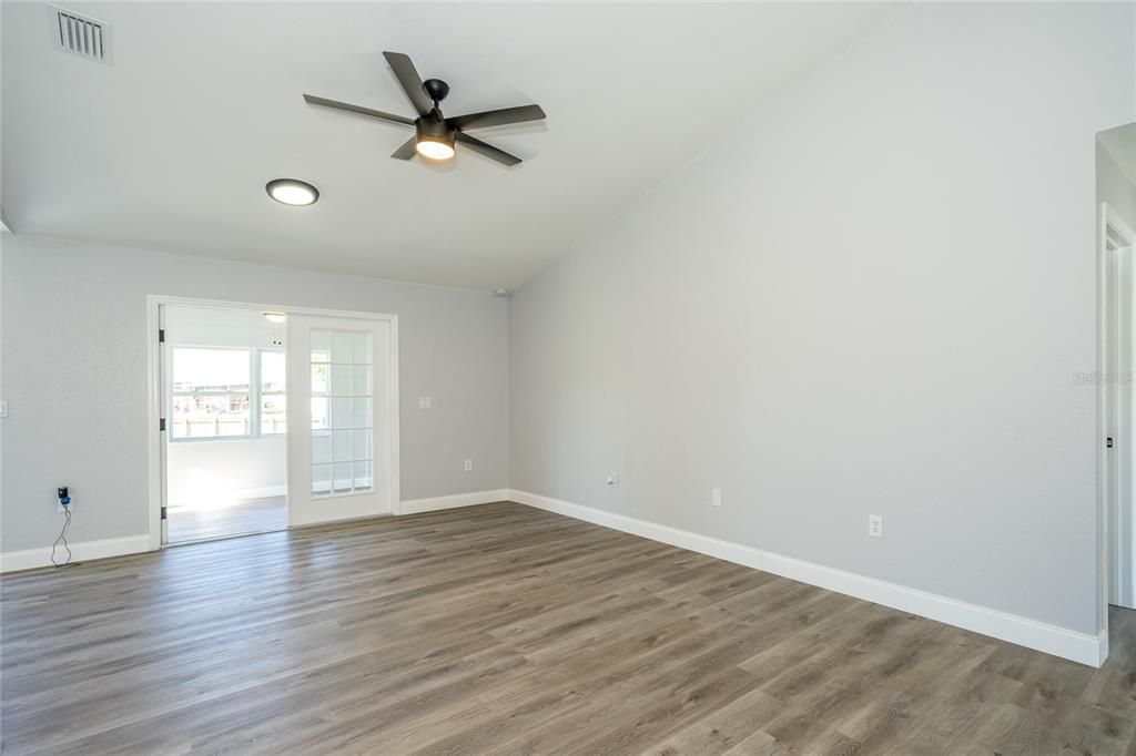 For Sale: $445,000 (3 beds, 2 baths, 1348 Square Feet)