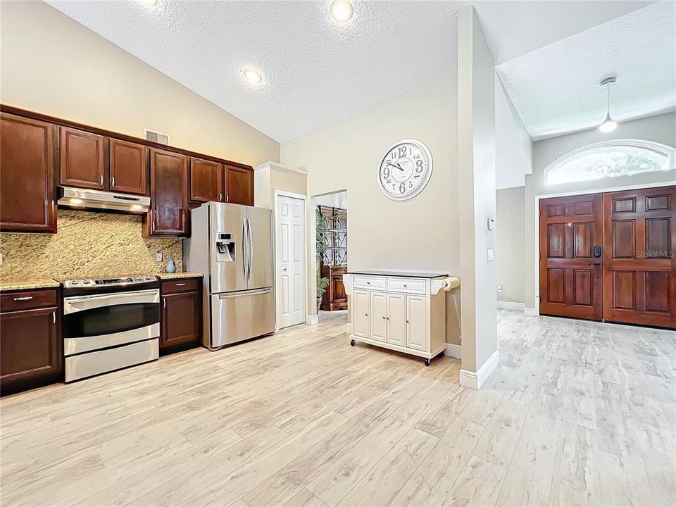 Huge Kitchen Area with Granite counters and back splash.