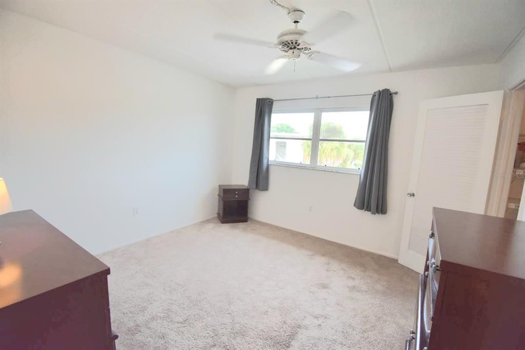 For Sale: $175,000 (2 beds, 2 baths, 1034 Square Feet)