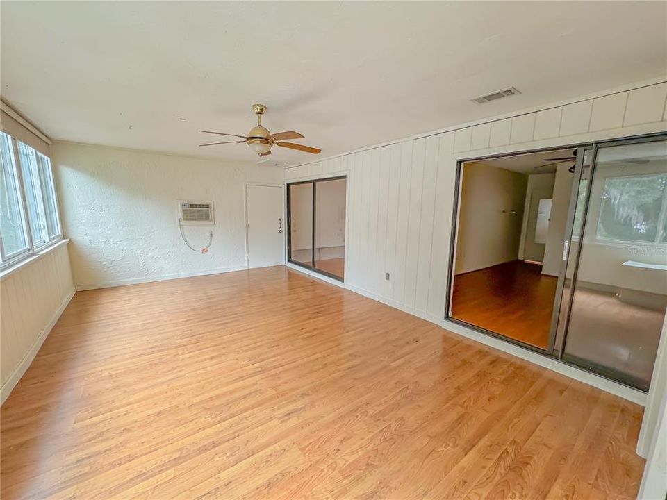 For Sale: $199,000 (2 beds, 2 baths, 1152 Square Feet)