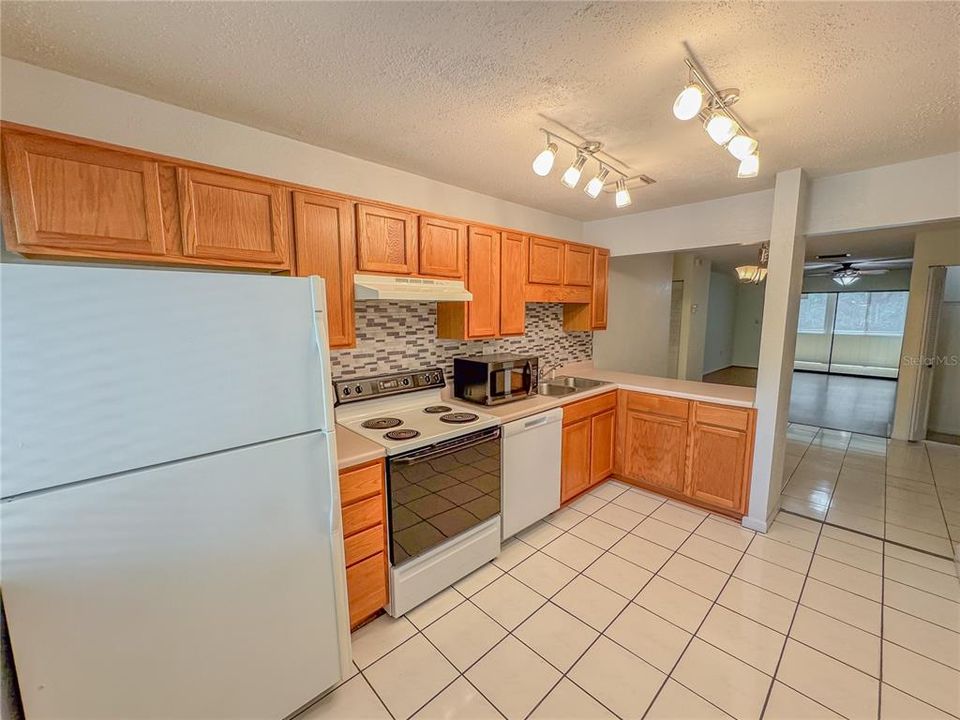 For Sale: $199,000 (2 beds, 2 baths, 1152 Square Feet)