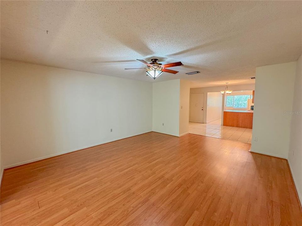 For Sale: $199,000 (2 beds, 2 baths, 1152 Square Feet)