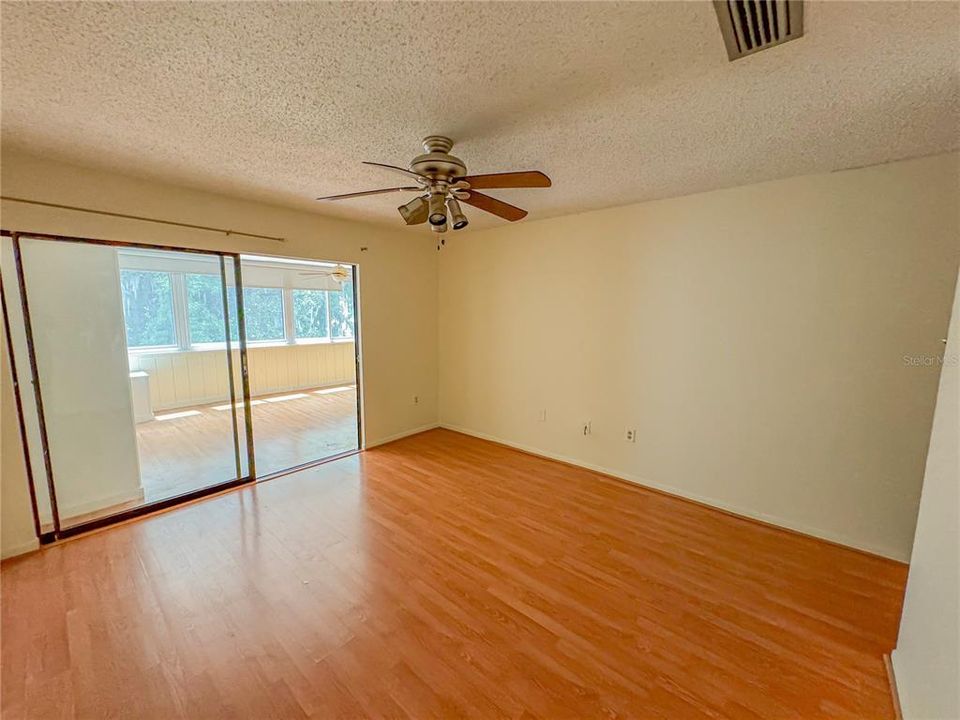 For Sale: $199,000 (2 beds, 2 baths, 1152 Square Feet)