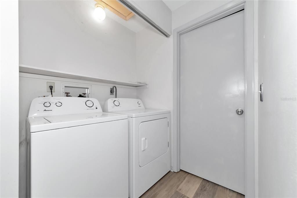 Active With Contract: $205,000 (3 beds, 2 baths, 1408 Square Feet)