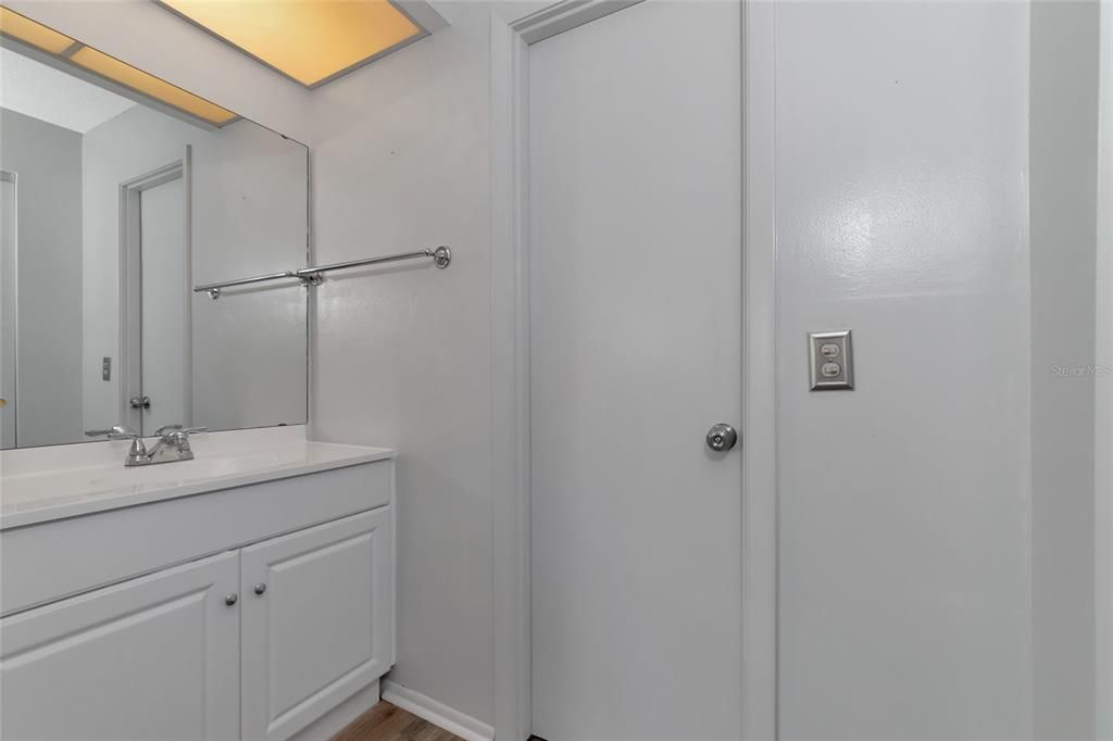 Active With Contract: $205,000 (3 beds, 2 baths, 1408 Square Feet)