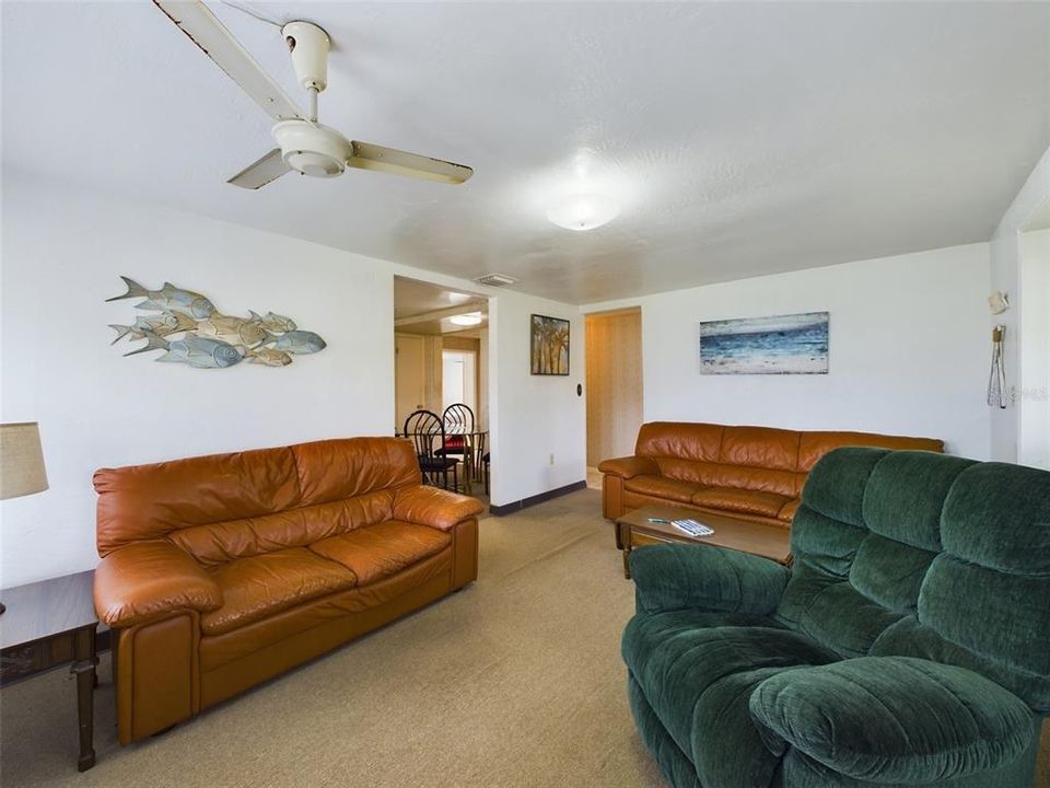 For Sale: $259,000 (2 beds, 1 baths, 1110 Square Feet)