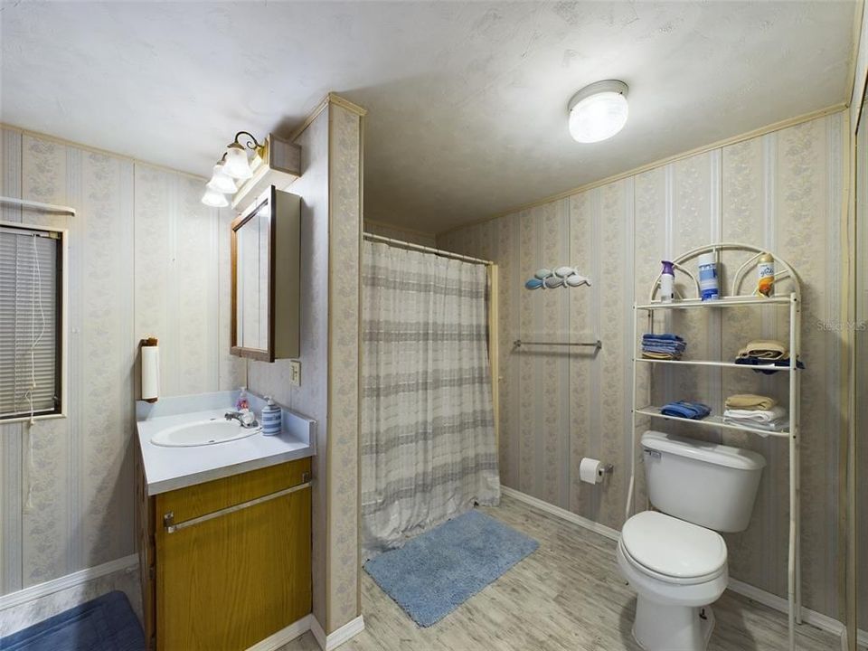 For Sale: $259,000 (2 beds, 1 baths, 1110 Square Feet)