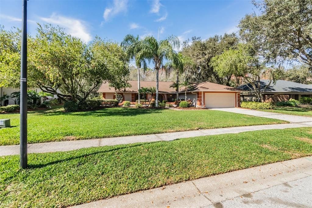 Active With Contract: $599,000 (4 beds, 3 baths, 2587 Square Feet)