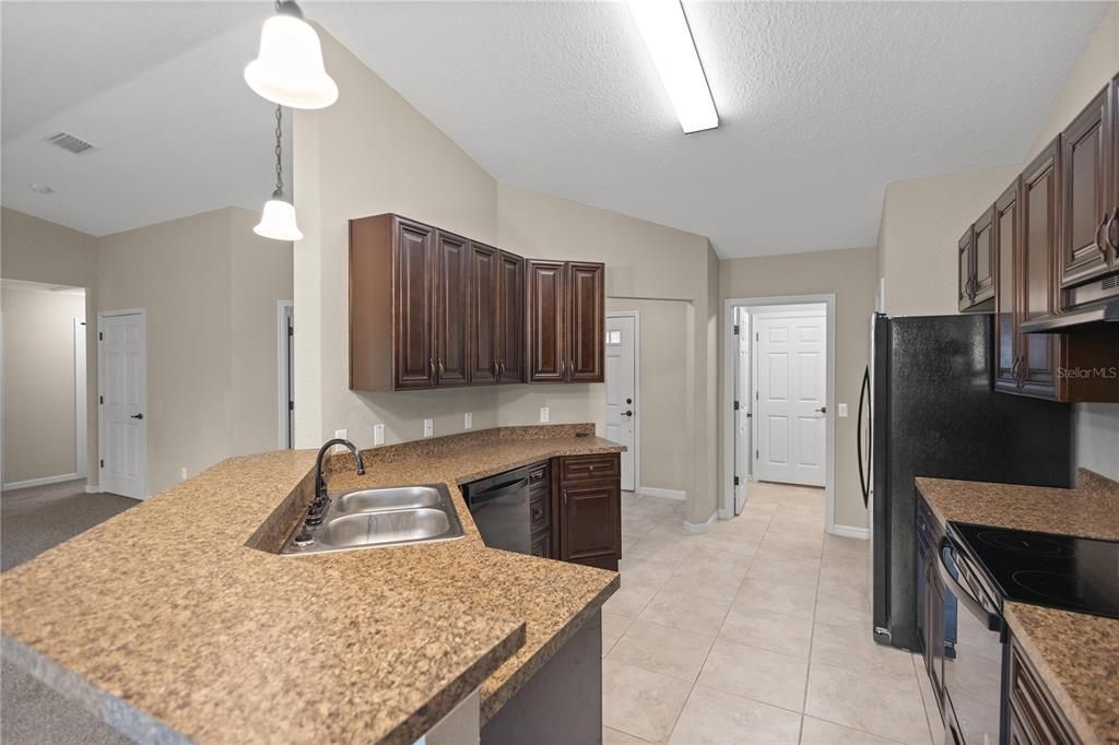 Active With Contract: $279,900 (4 beds, 2 baths, 1752 Square Feet)