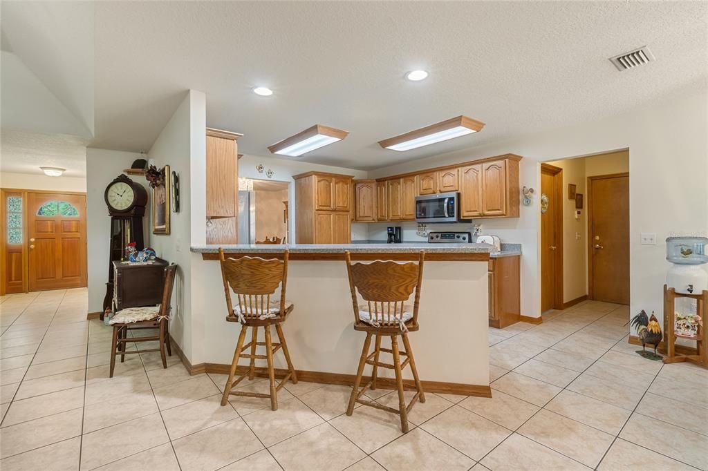 breakfast bar/ kitchen