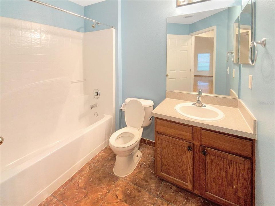 For Sale: $286,000 (3 beds, 2 baths, 1636 Square Feet)