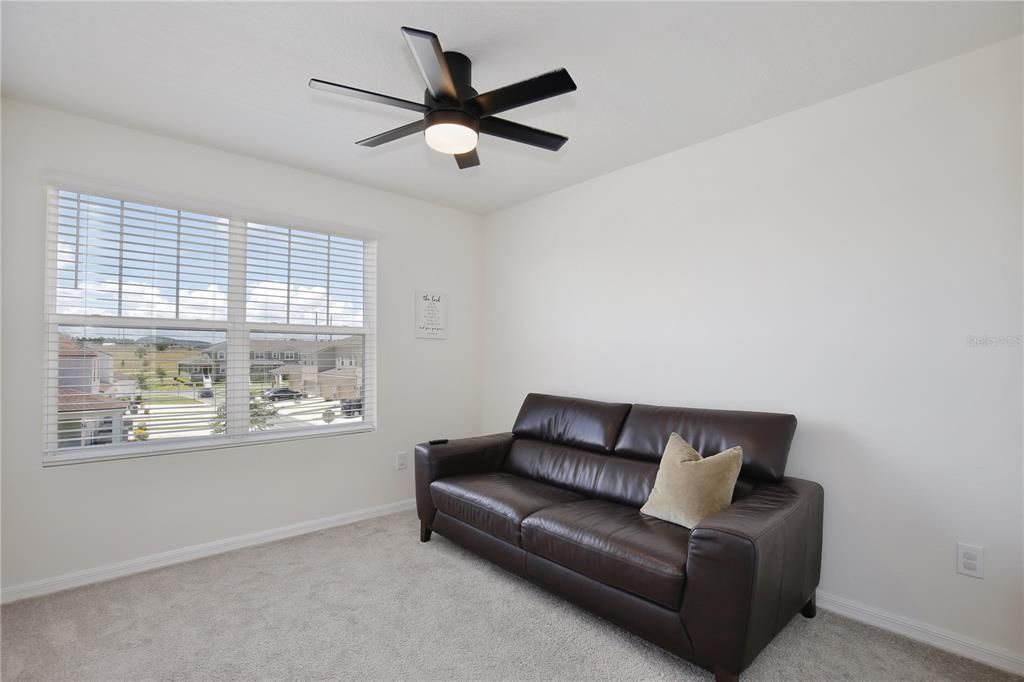 Active With Contract: $389,900 (3 beds, 2 baths, 1491 Square Feet)