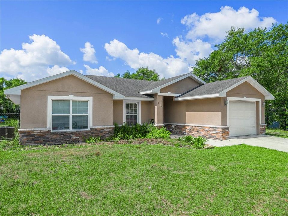 Recently Sold: $289,000 (3 beds, 2 baths, 1313 Square Feet)