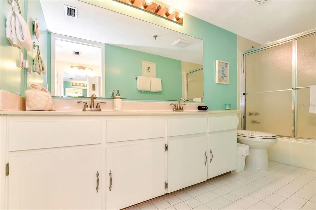 For Sale: $549,000 (2 beds, 2 baths, 1495 Square Feet)