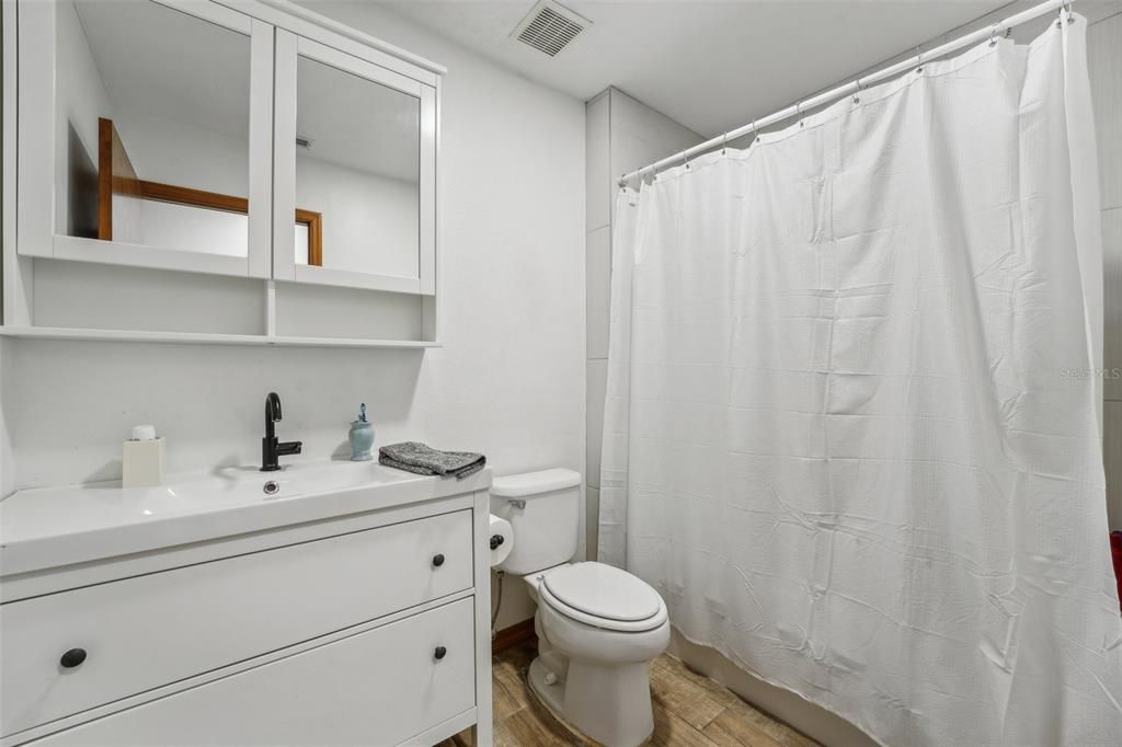 待售: $429,000 (4 贝兹, 2 浴室, 1870 平方英尺)