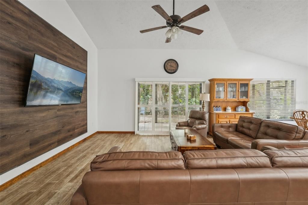 For Sale: $429,000 (4 beds, 2 baths, 1870 Square Feet)