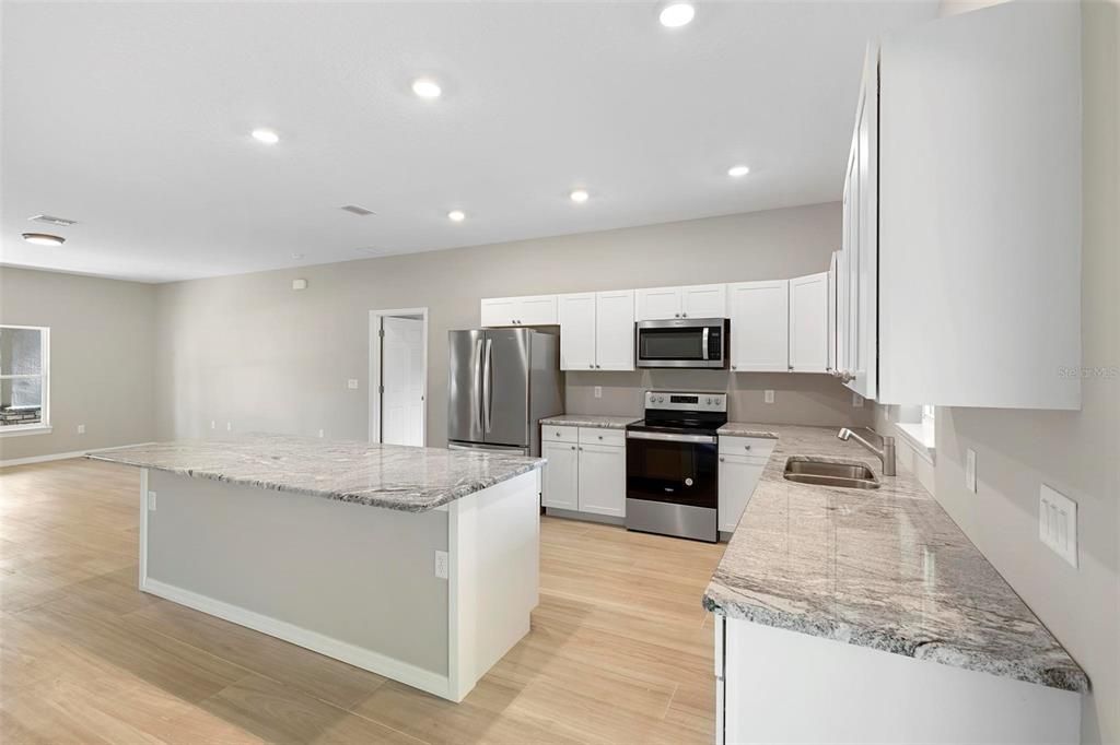 For Sale: $549,900 (3 beds, 2 baths, 2041 Square Feet)